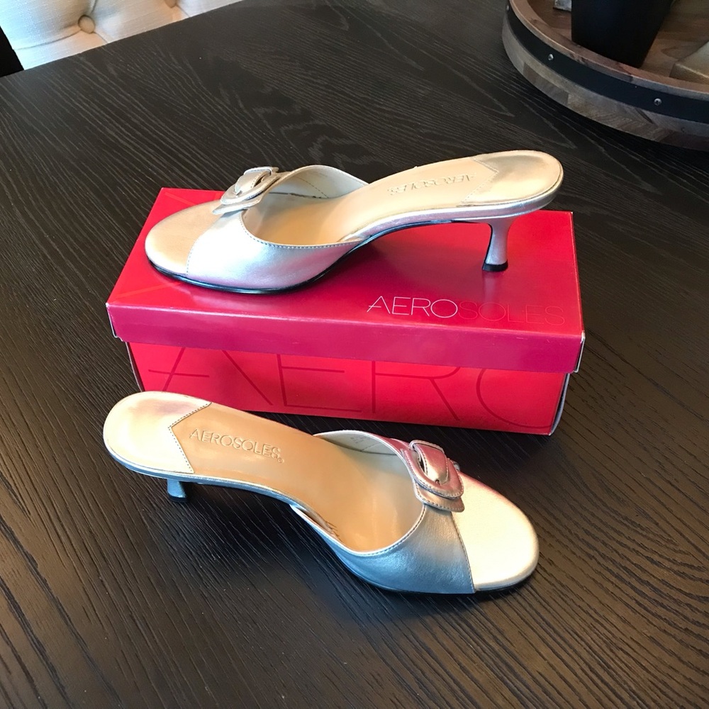 AEROSOLES Silver Kitten Heel Sandal size 8